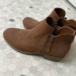 Universal Thread Booties